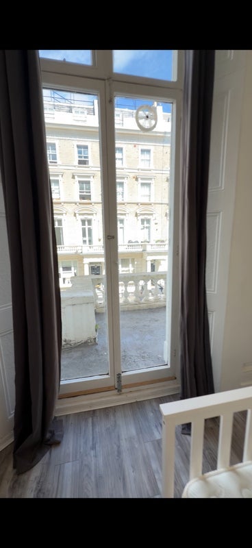 Flat Clanricarde Gardens in Greater London