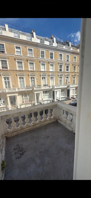 Flat Clanricarde Gardens in Greater London