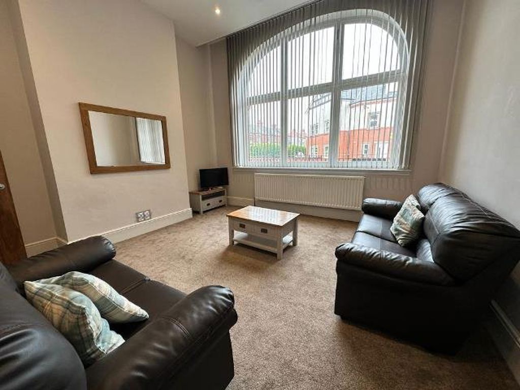 Flat Victoria Road in Barrow-in-Furness