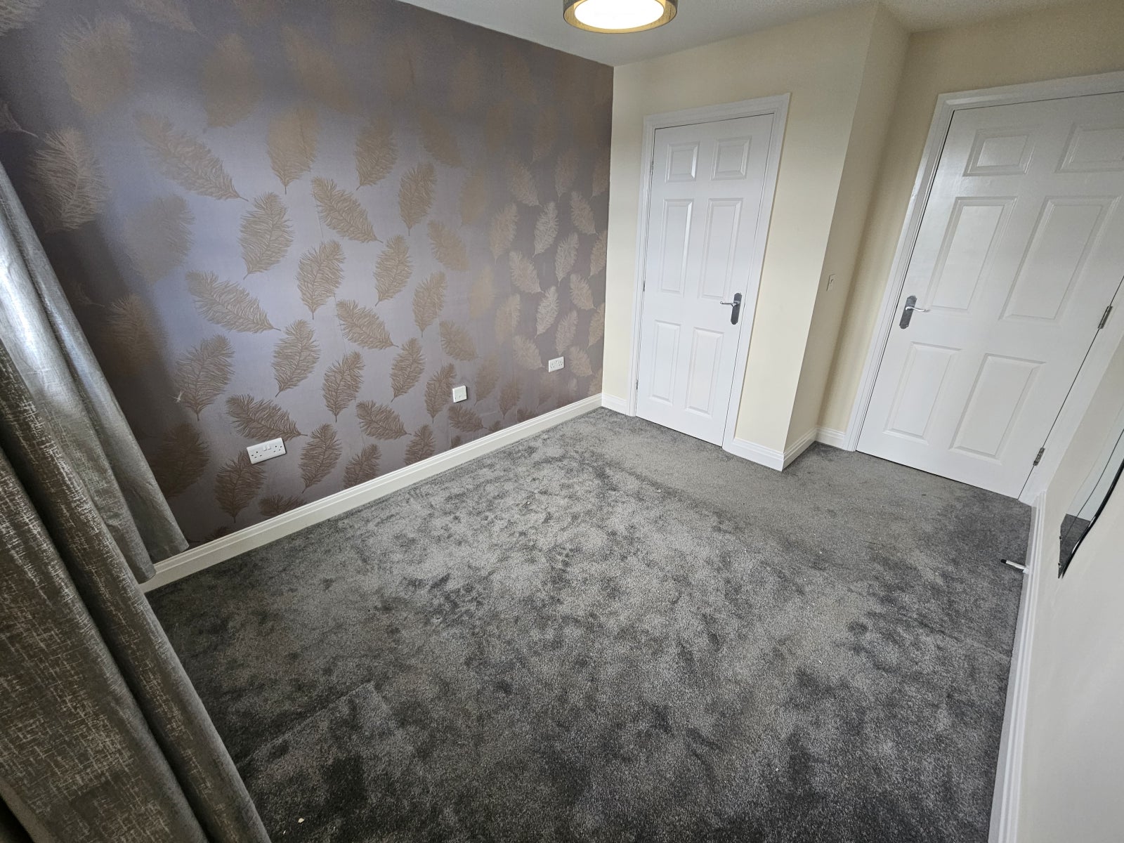 Flat Halifax Road in Kirklees