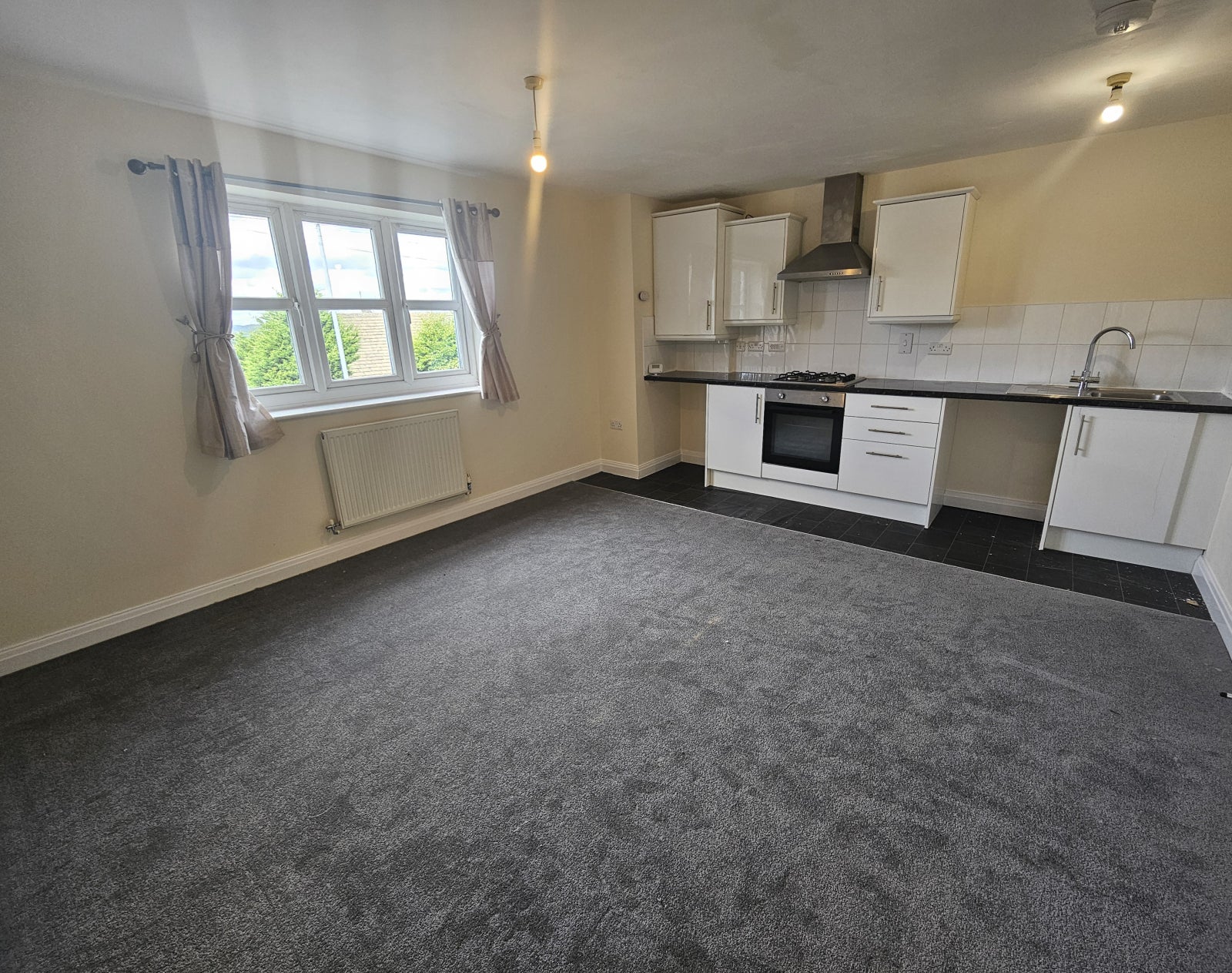 Flat Halifax Road in Kirklees