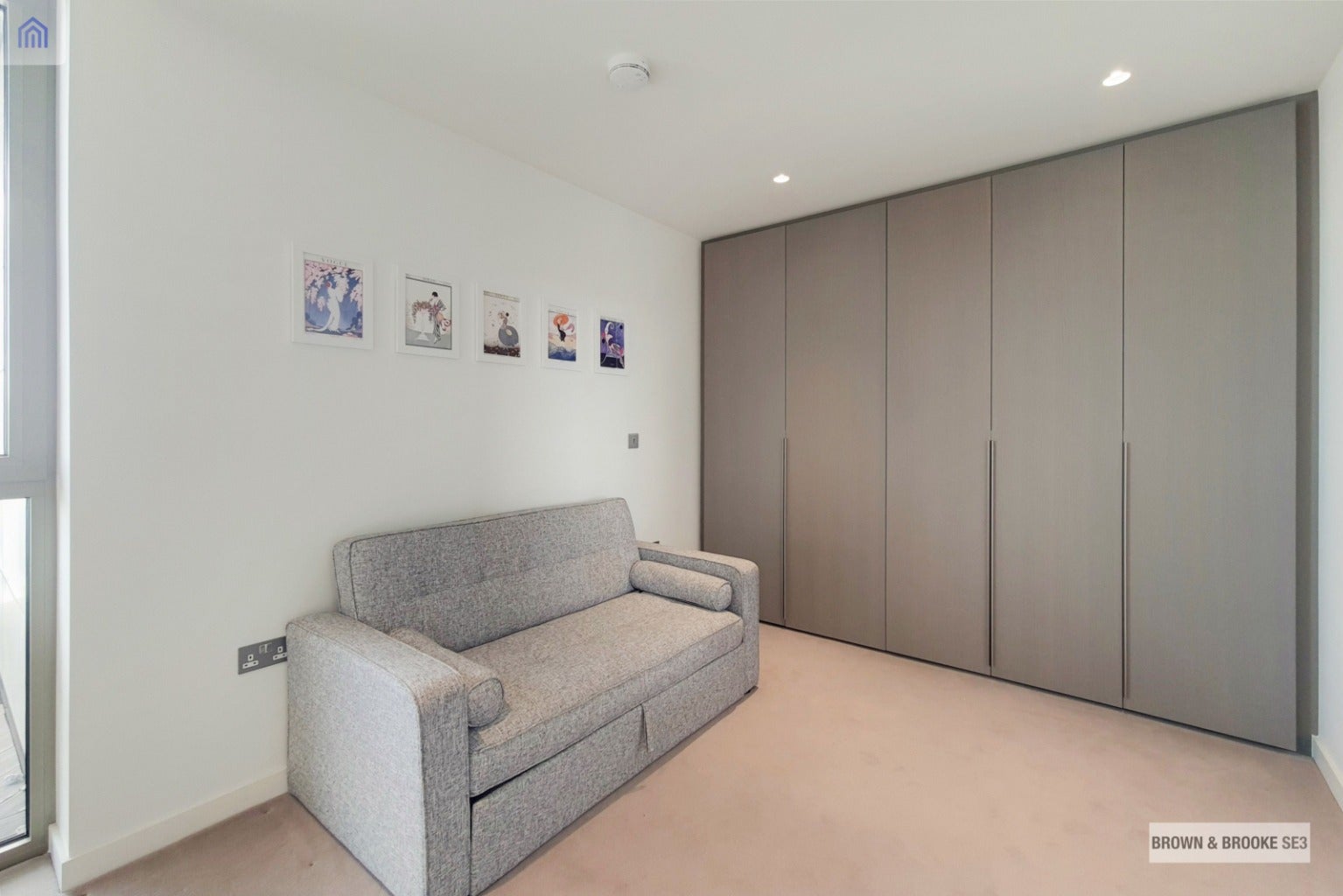 Flat Pilot Walk in Greater London