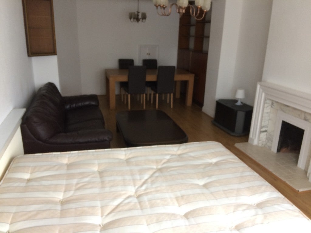 Flat The Burroughs in Greater London