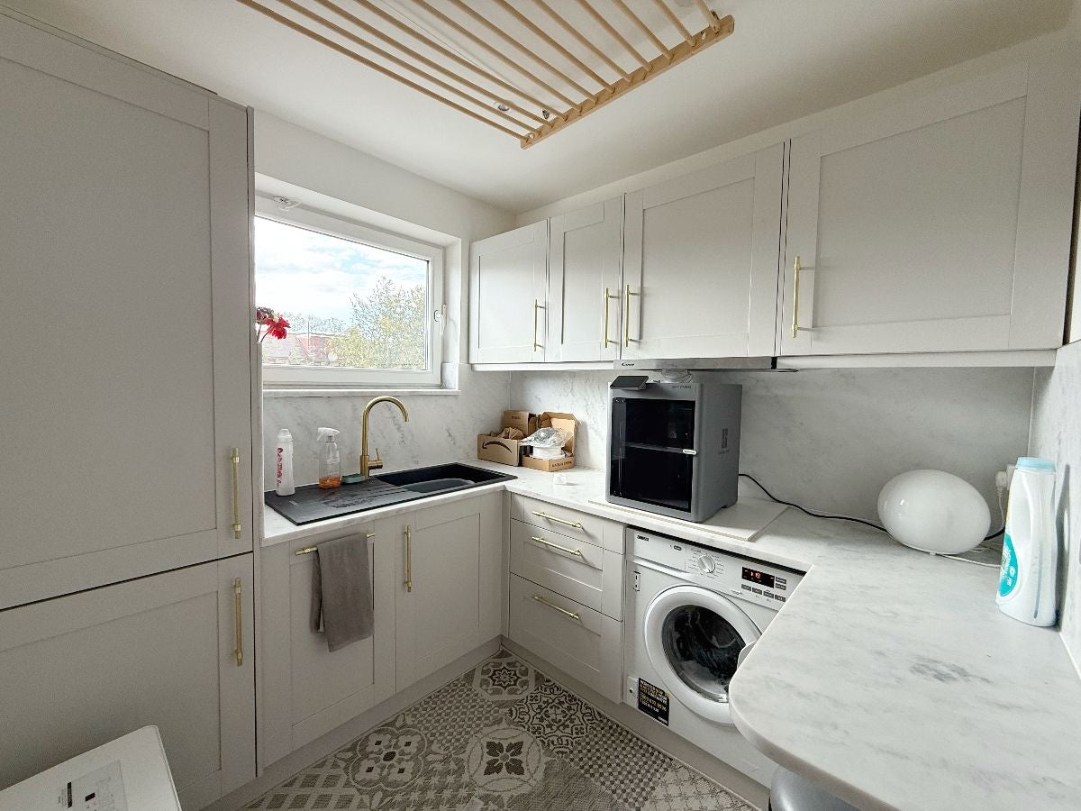 Room Bromley Road in Greater London