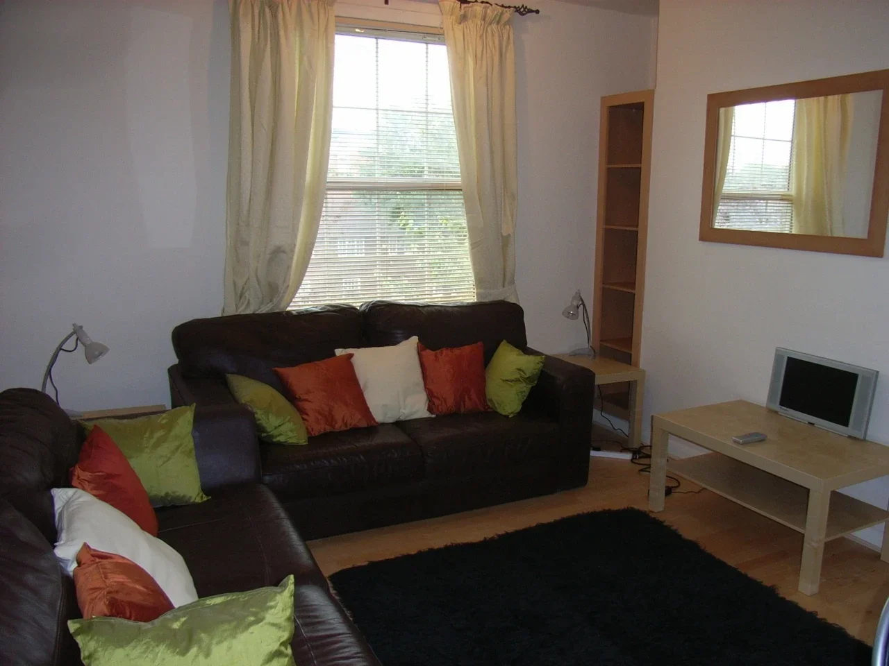 Flat Westway in Greater London
