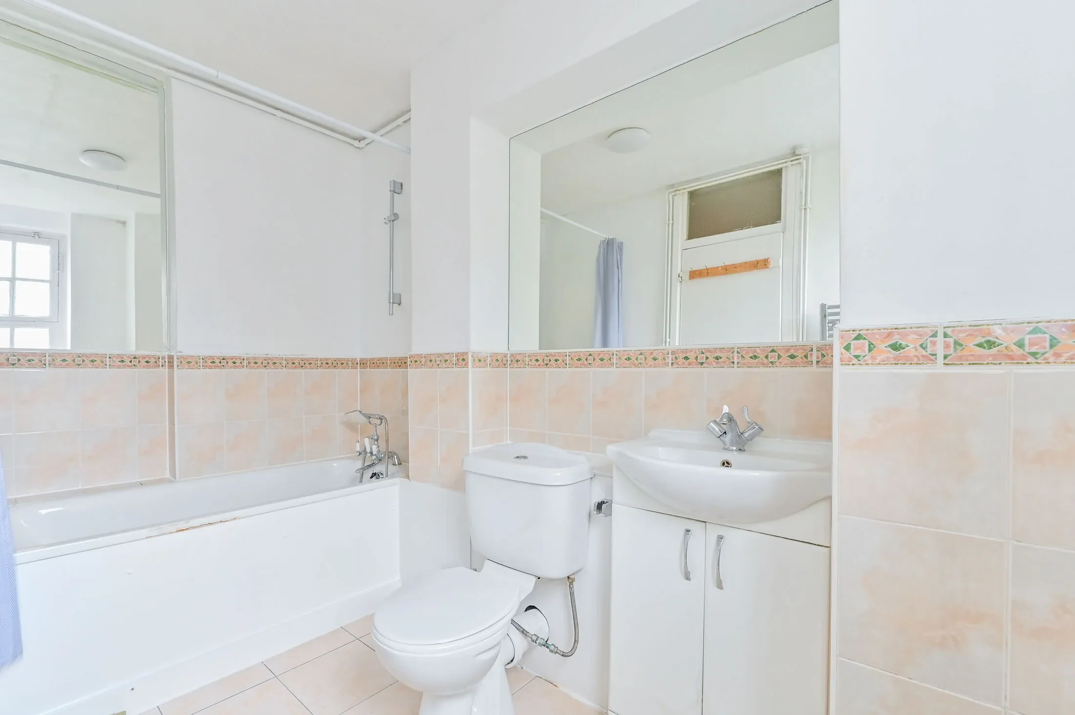 Flat Penfold Street in City of Westminster