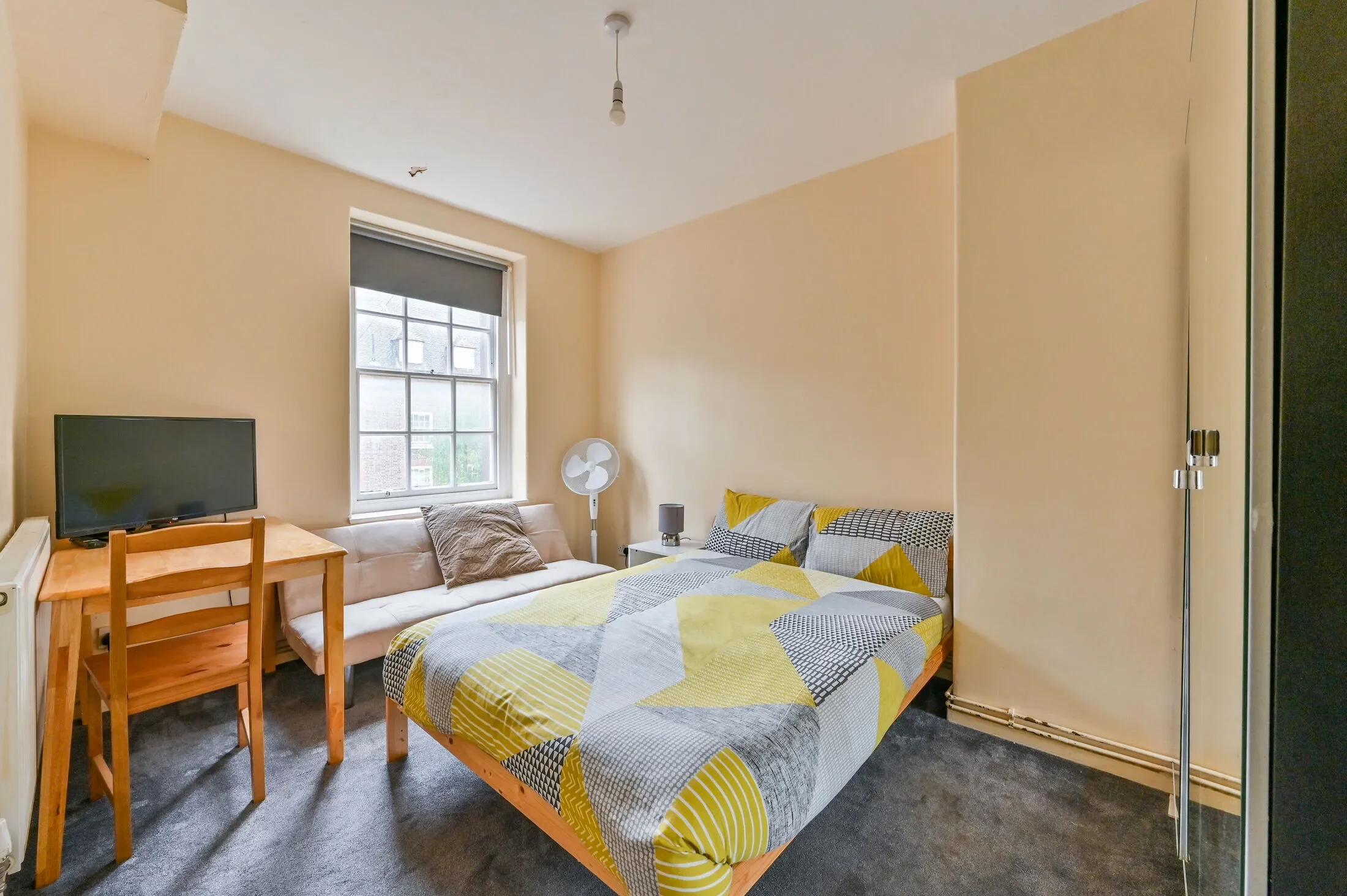 Flat Penfold Street in City of Westminster