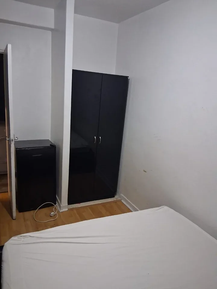 Room Mead Place in Greater London