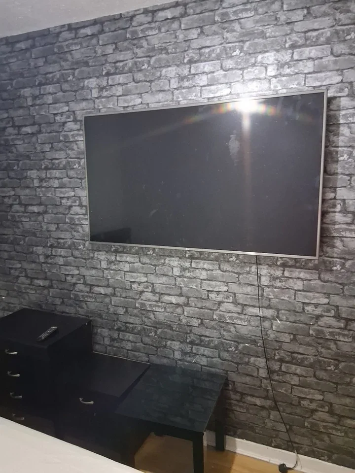 Room Mead Place in Greater London