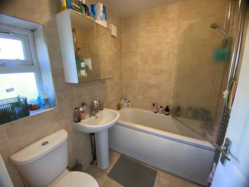 Room Blessington Close in Greater London