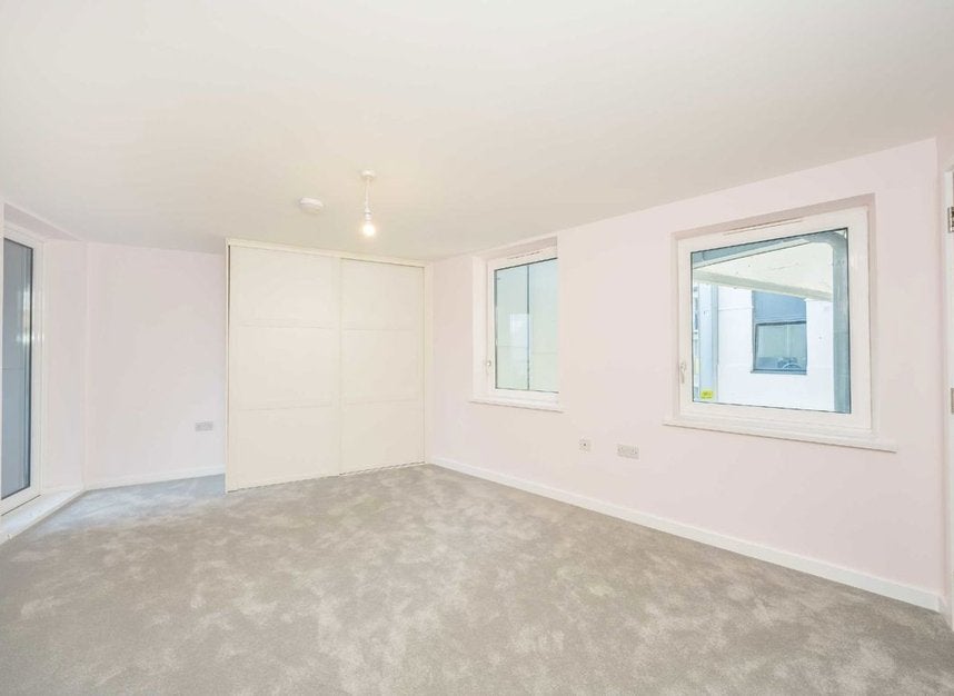 Flat Clarence Avenue in Greater London