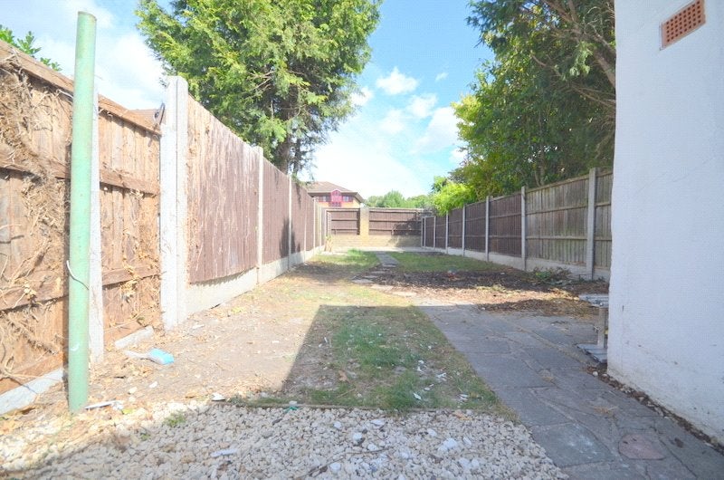 House Honiton Road in Greater London