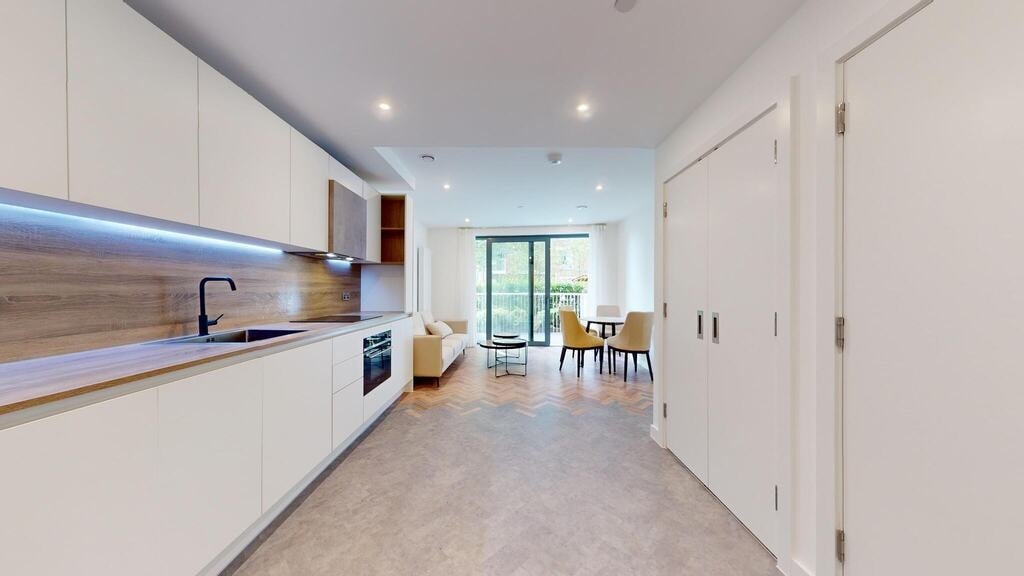 Flat Gillender Street in Greater London