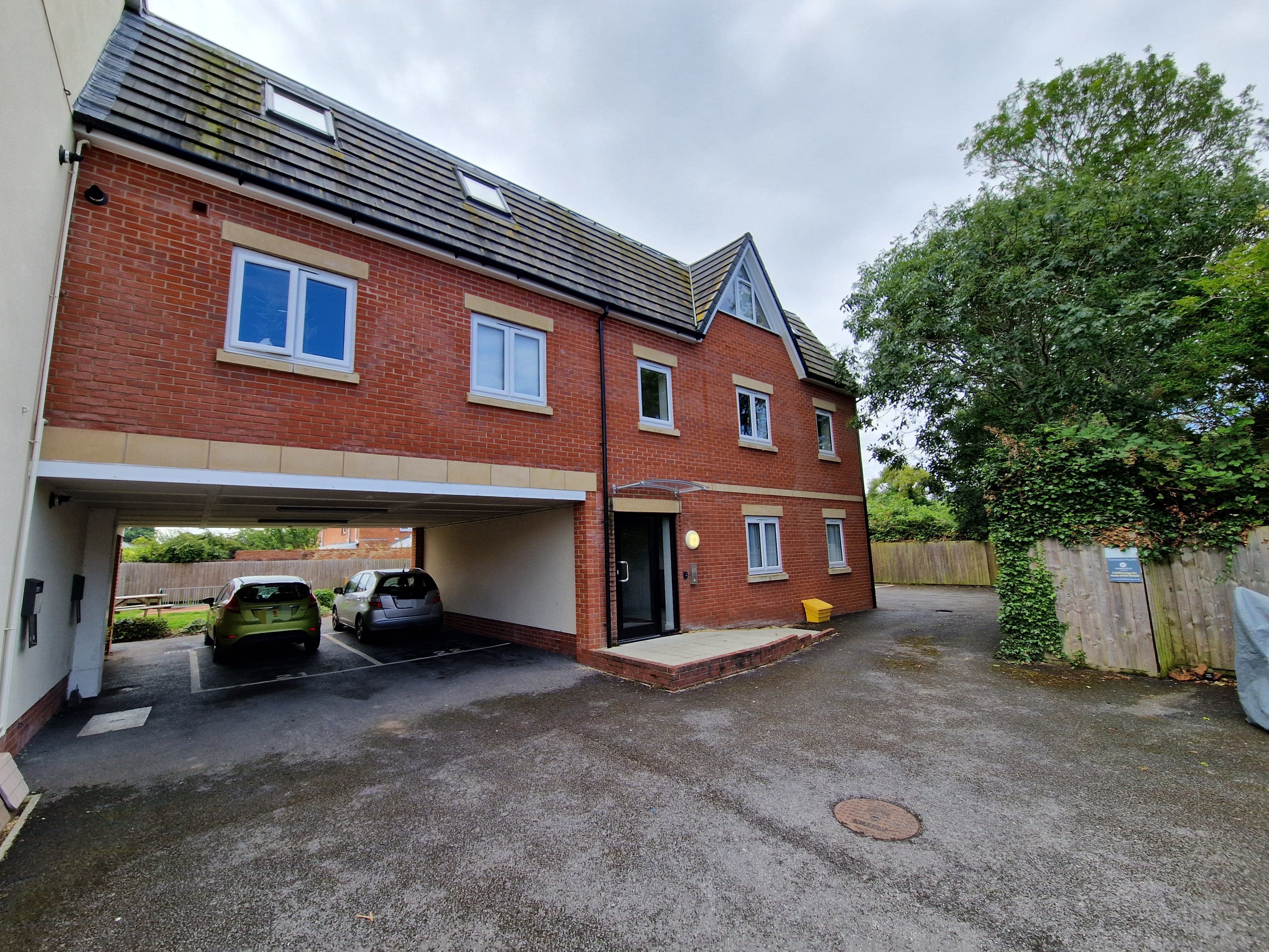 Flat Taunton Road in Bridgwater