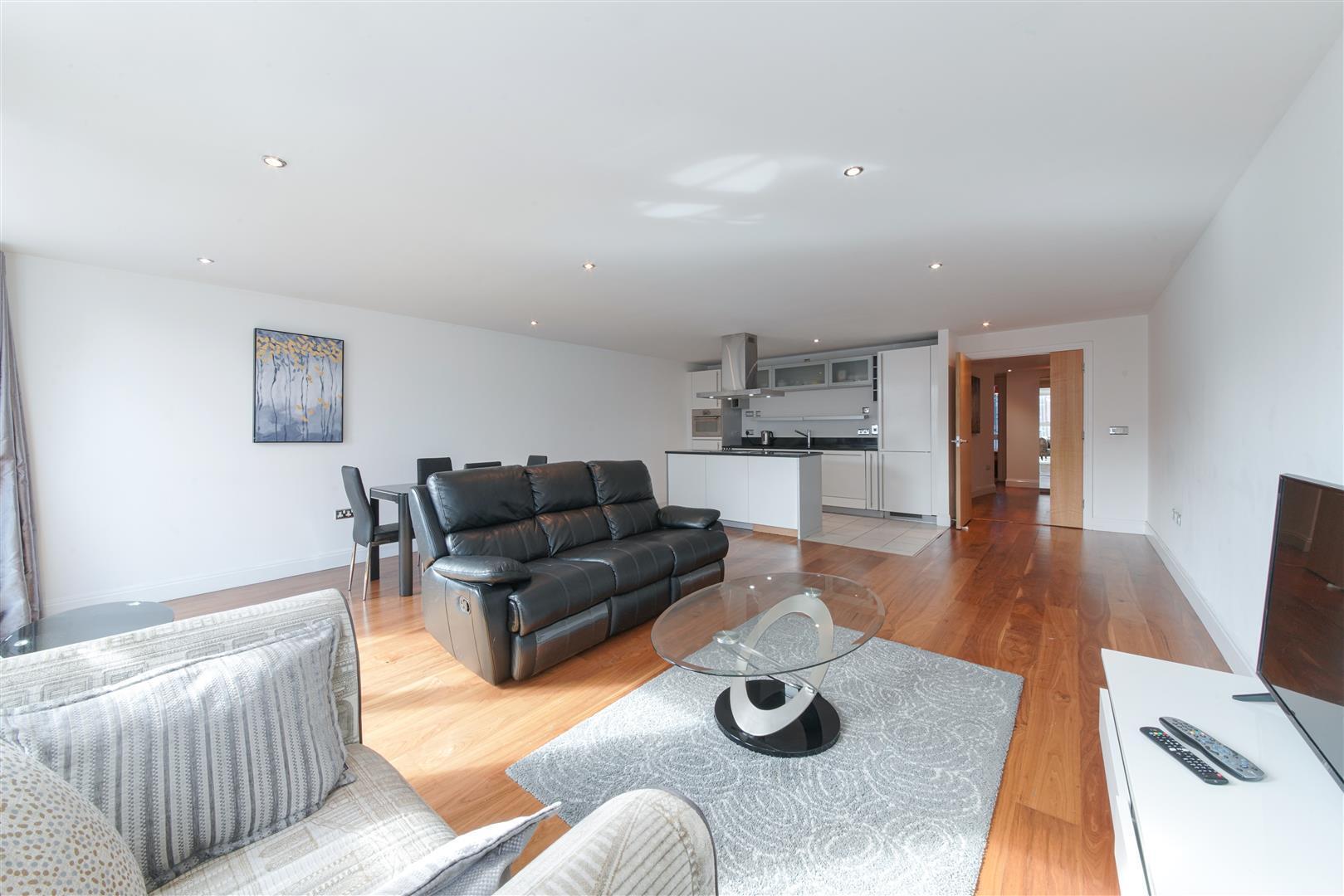 Flat Finchley Road in Greater London