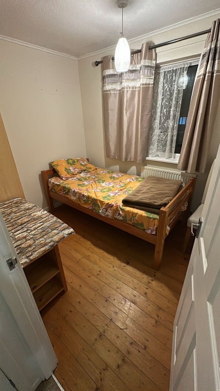 Room Brynfedw in Cardiff