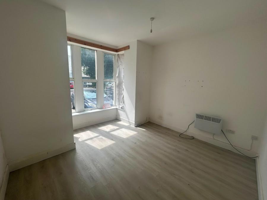 Flat Carnarvon Road in Clacton-on-Sea