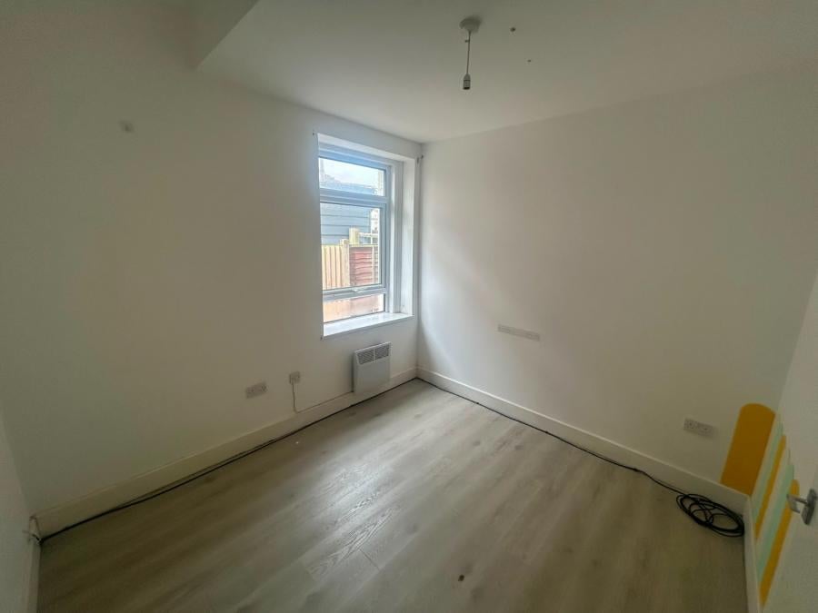 Flat Carnarvon Road in Clacton-on-Sea
