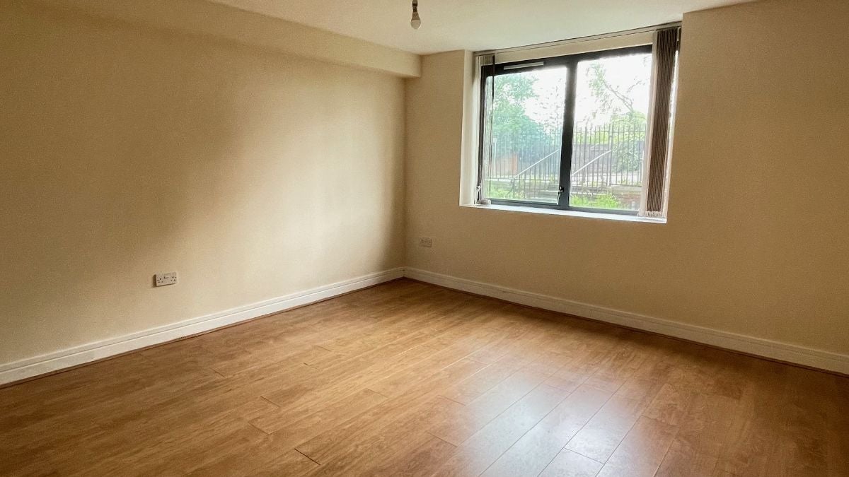 Flat Somerford Place in Willenhall