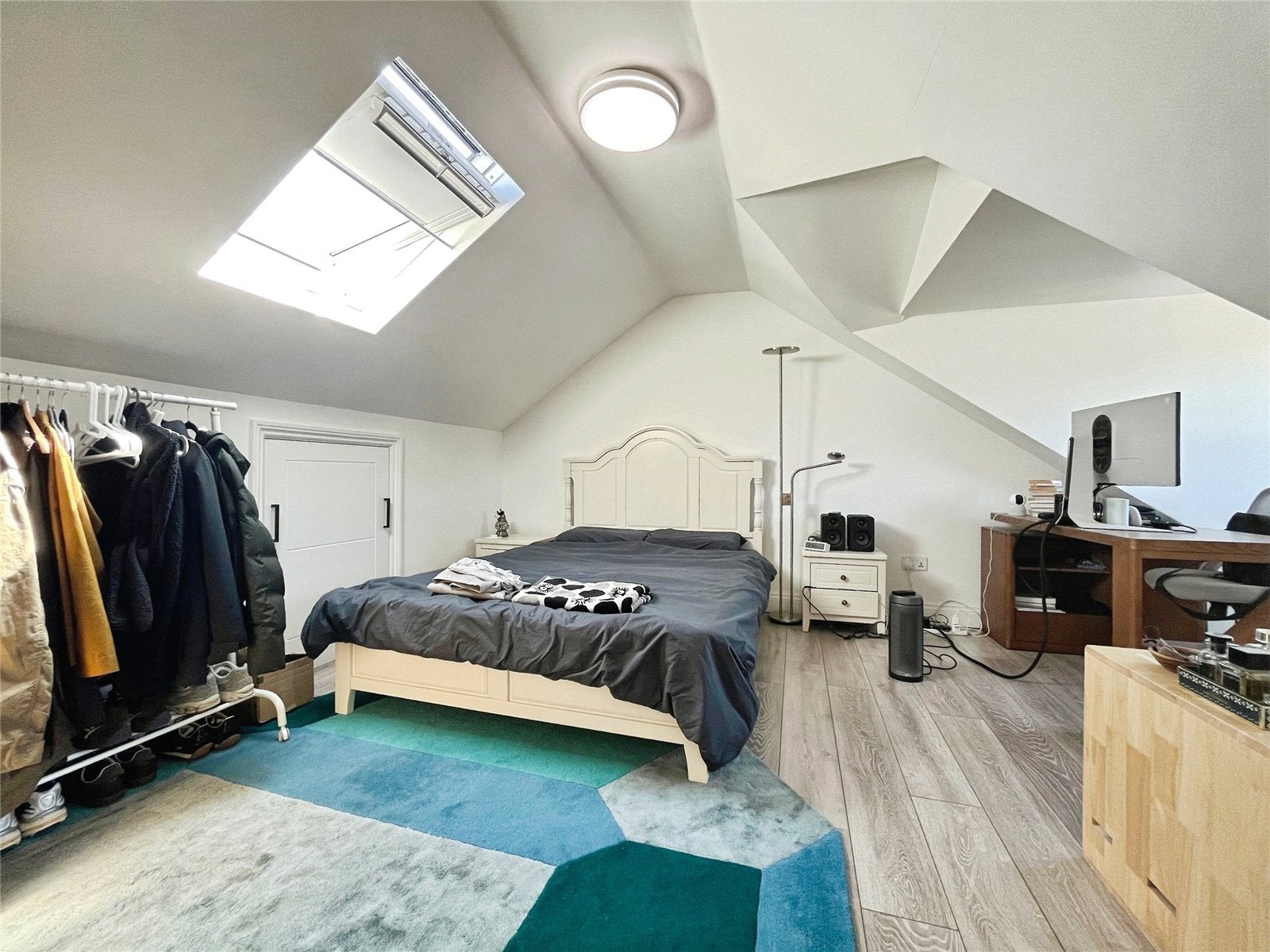 Room Lynwood Avenue in Borough of Runnymede