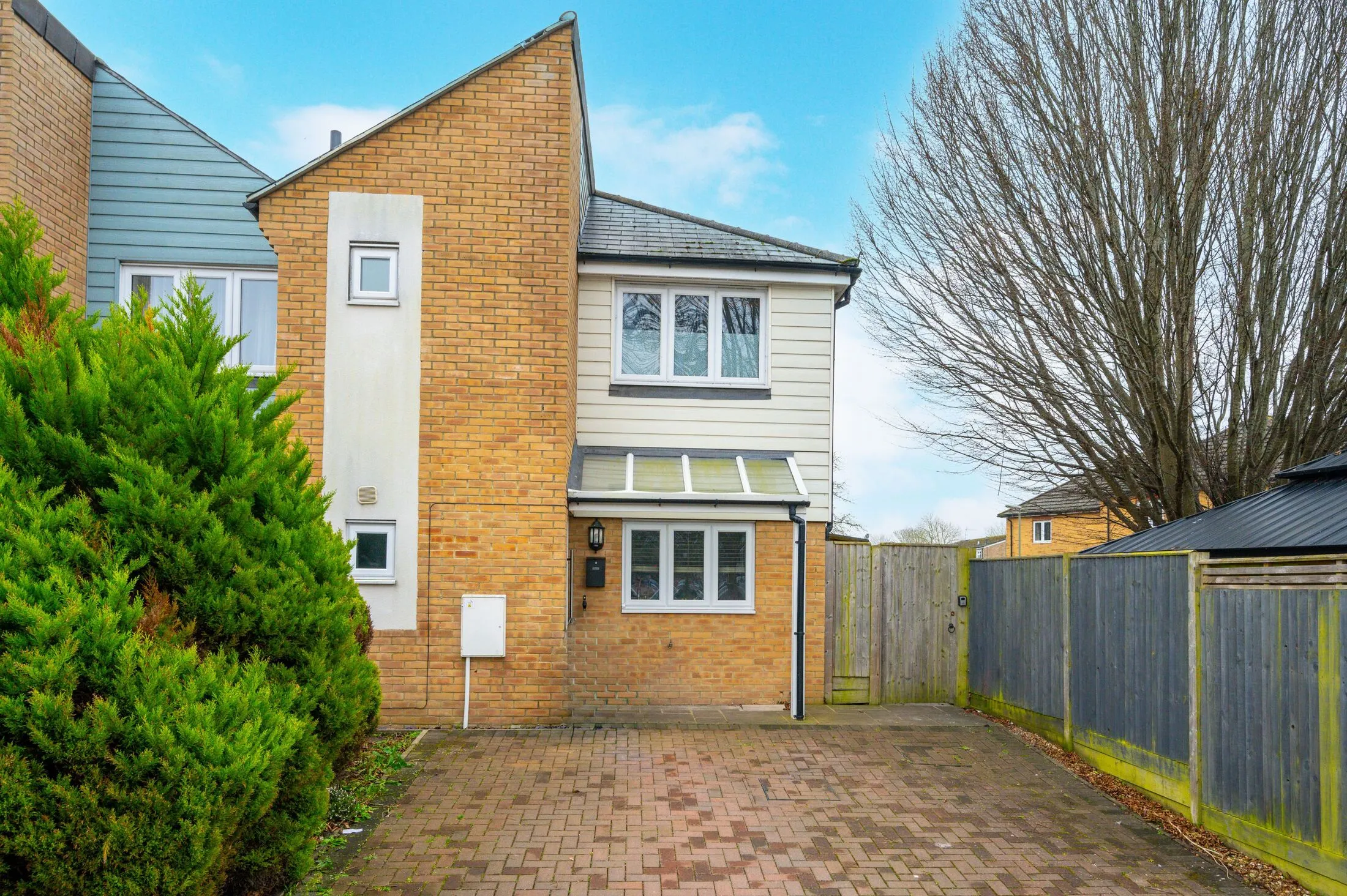 House Slyfield Green in Guildford