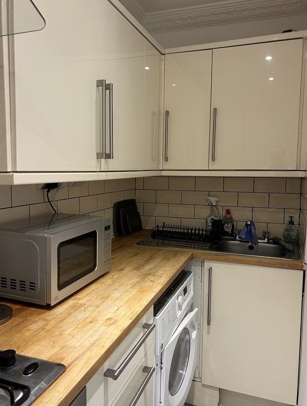Room Mile End Road in Greater London