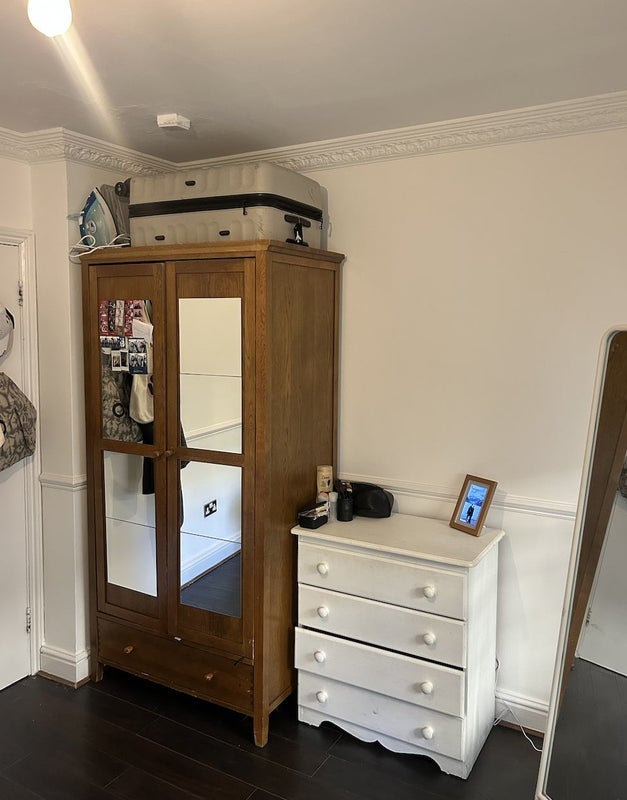 Room Mile End Road in Greater London