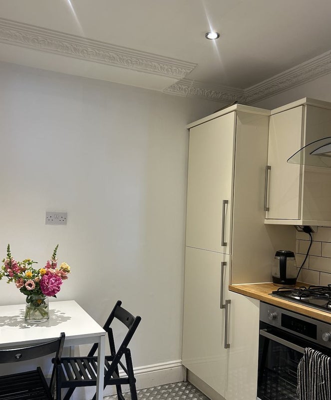 Room Mile End Road in Greater London