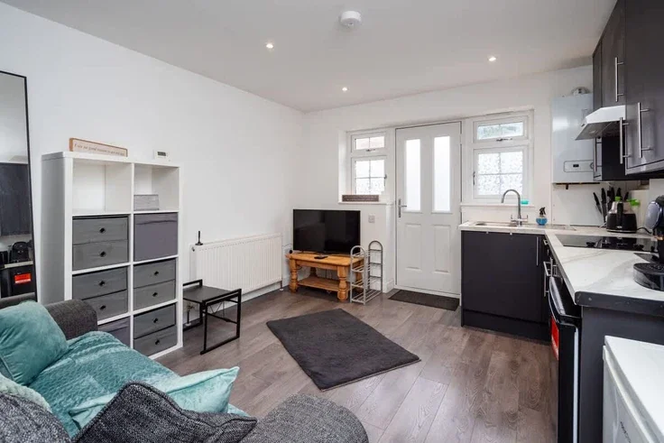 Room Apple Tree Close in Maidstone