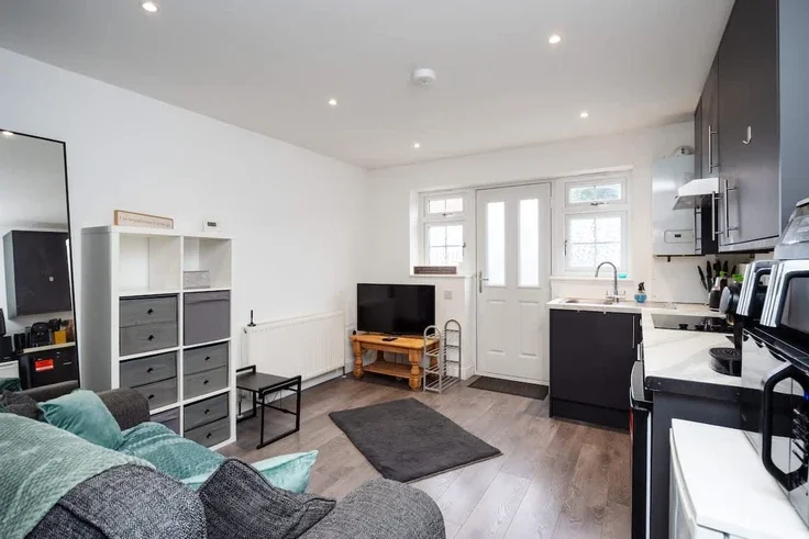 Flat Apple Tree Close in Maidstone