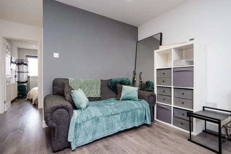 Room Apple Tree Close in Maidstone