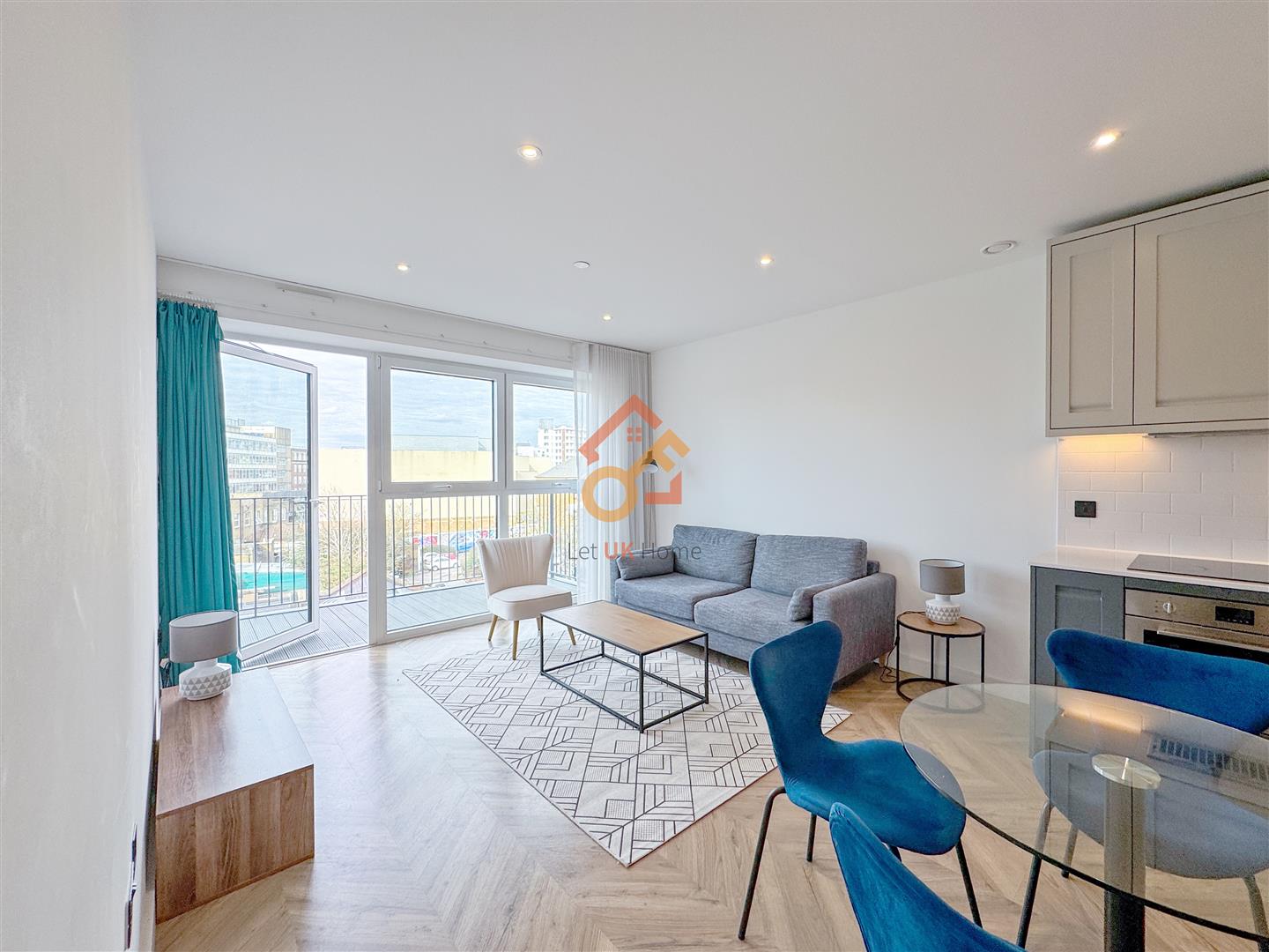 Flat Ashdown Road in Greater London
