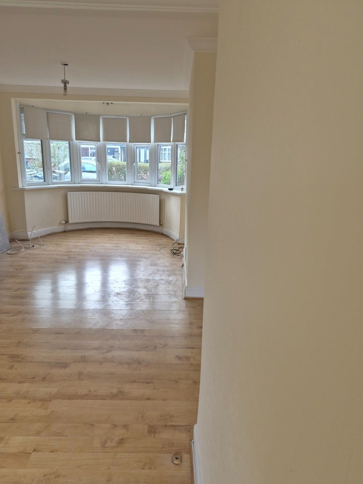 House Ravenswood Crescent in Greater London
