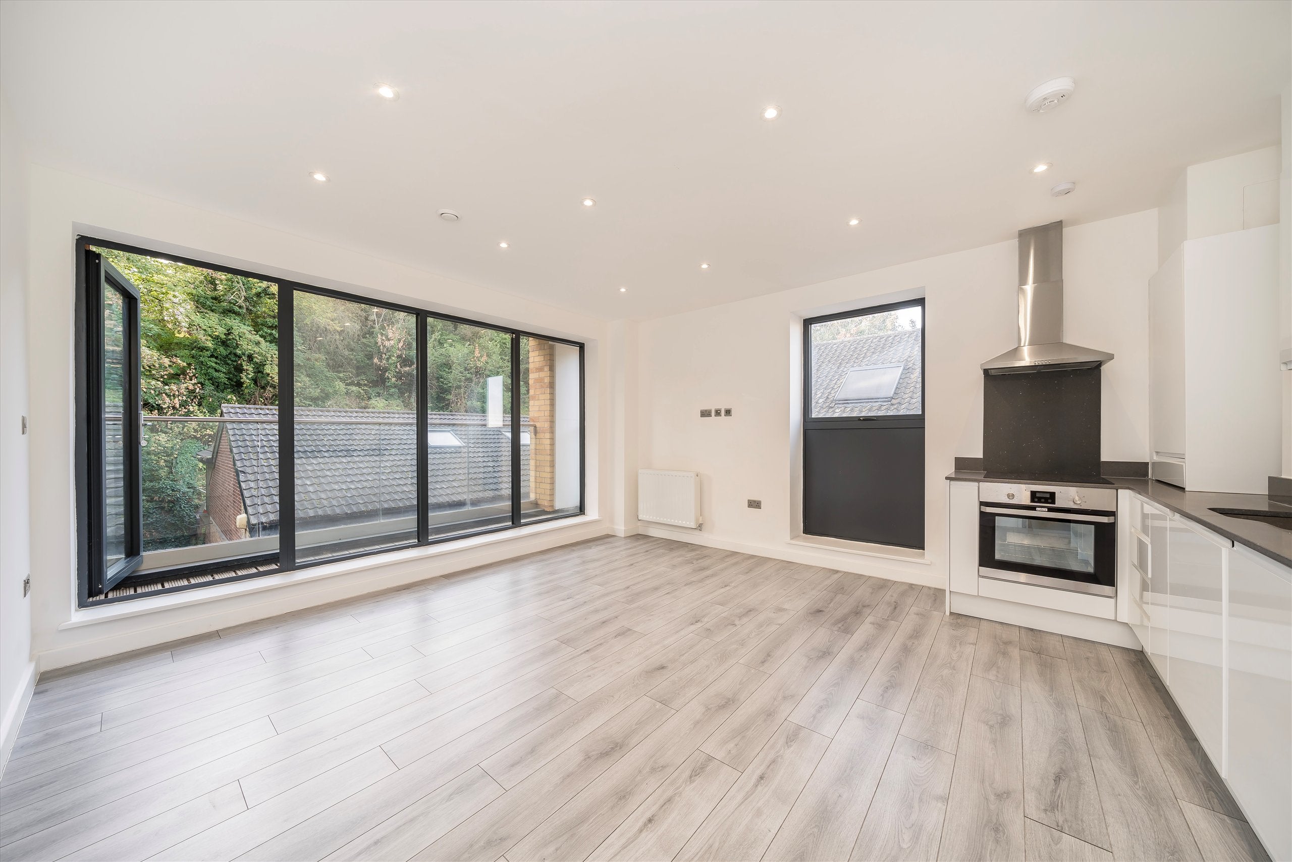 Flat Woolwich Road in Greater London