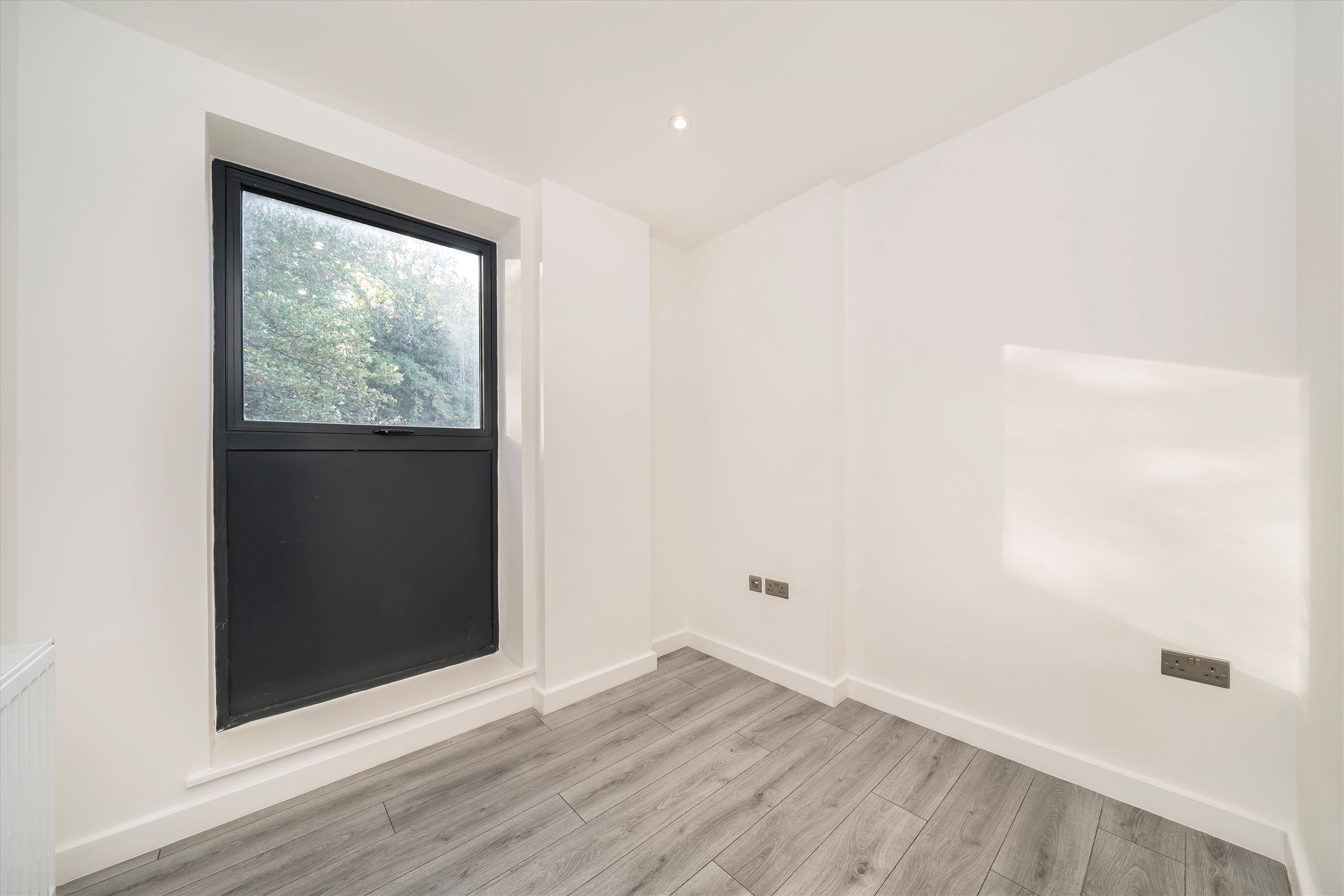 Flat Woolwich Road in Greater London