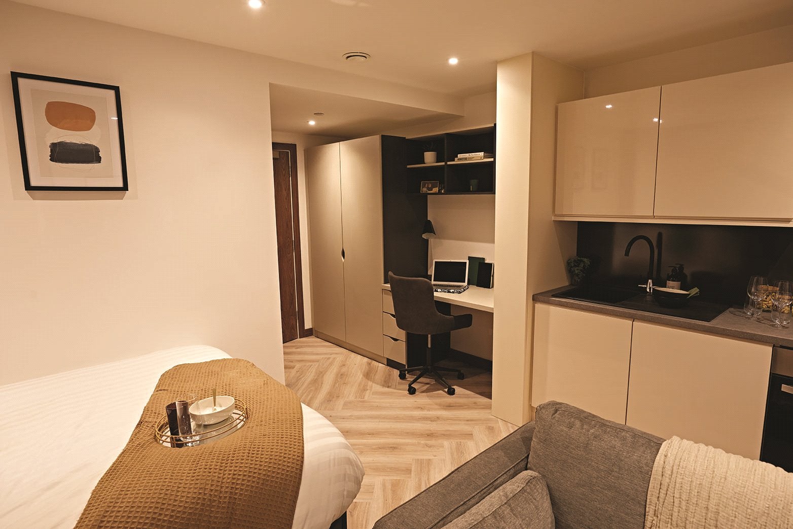 Flat Wade Lane in Leeds