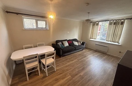 Flat Bath Road in Swindon