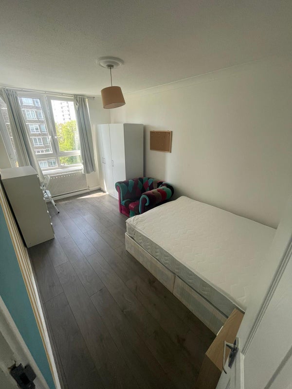 Room Bunhill Row in Greater London