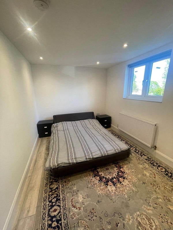Room Russell Lane in Greater London