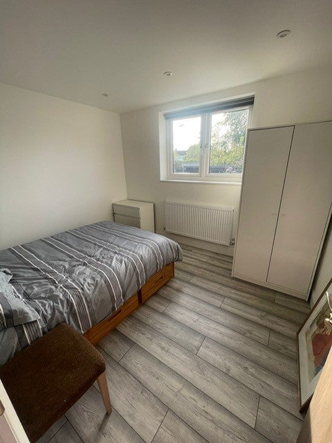 Room Russell Lane in Greater London