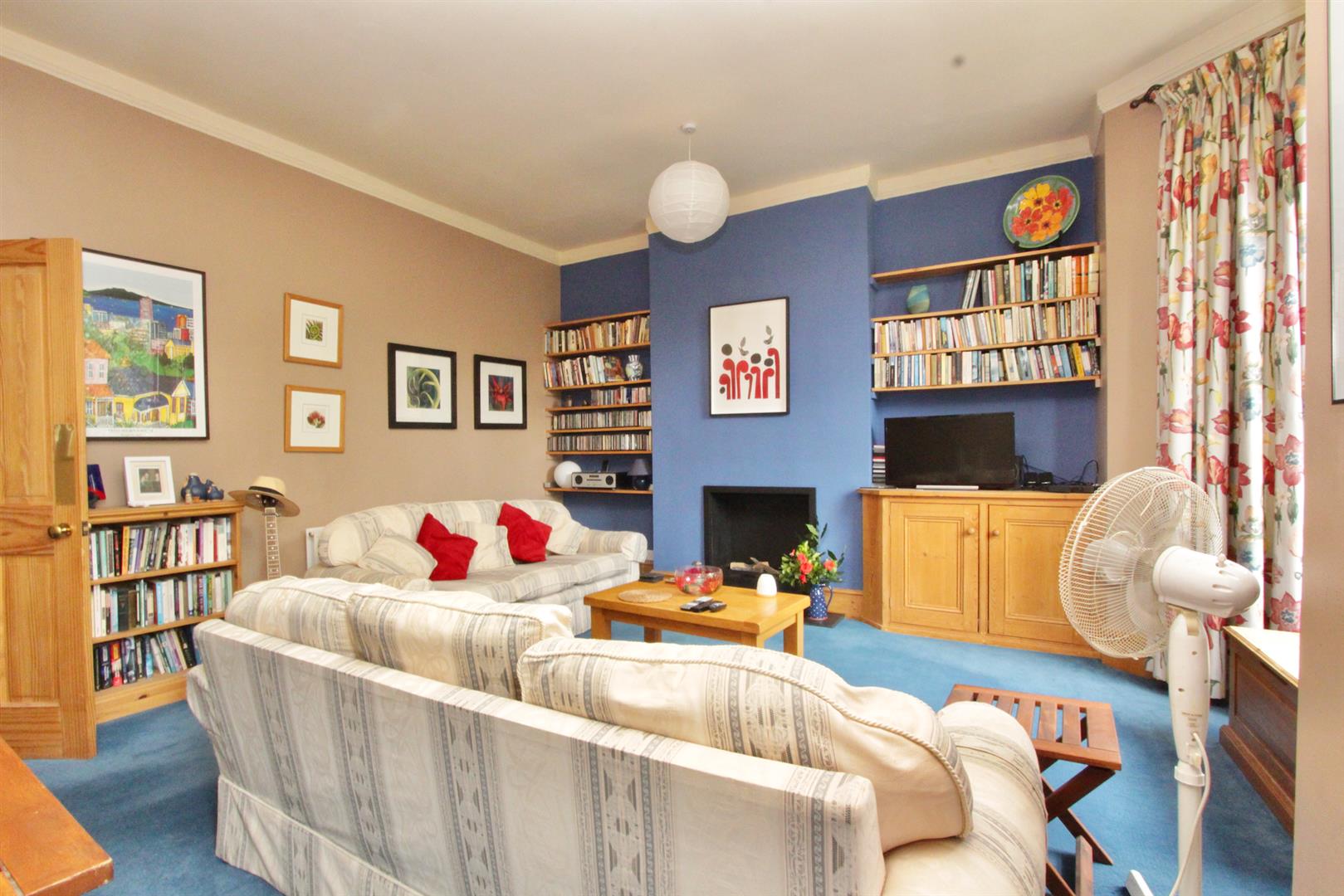 Flat Alconbury Road in Greater London