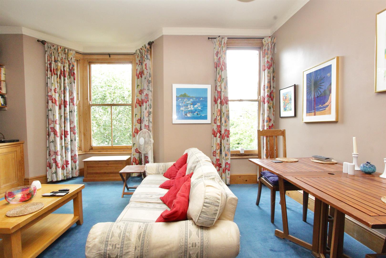 Flat Alconbury Road in Greater London