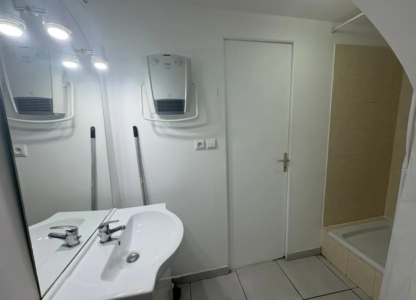 Chambre Rue Vidal à Nîmes