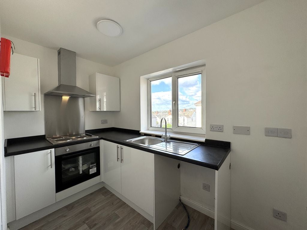Flat Walmer Road in Newport