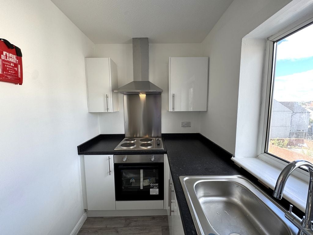 Flat Walmer Road in Newport
