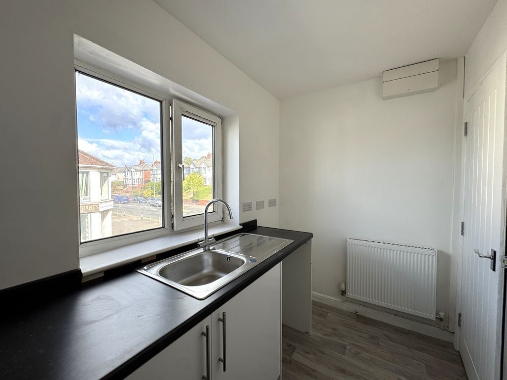 Flat Walmer Road in Newport