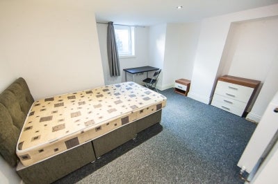House Burchett Grove in Leeds