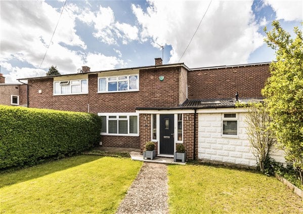 House Longmead Road in Elmbridge