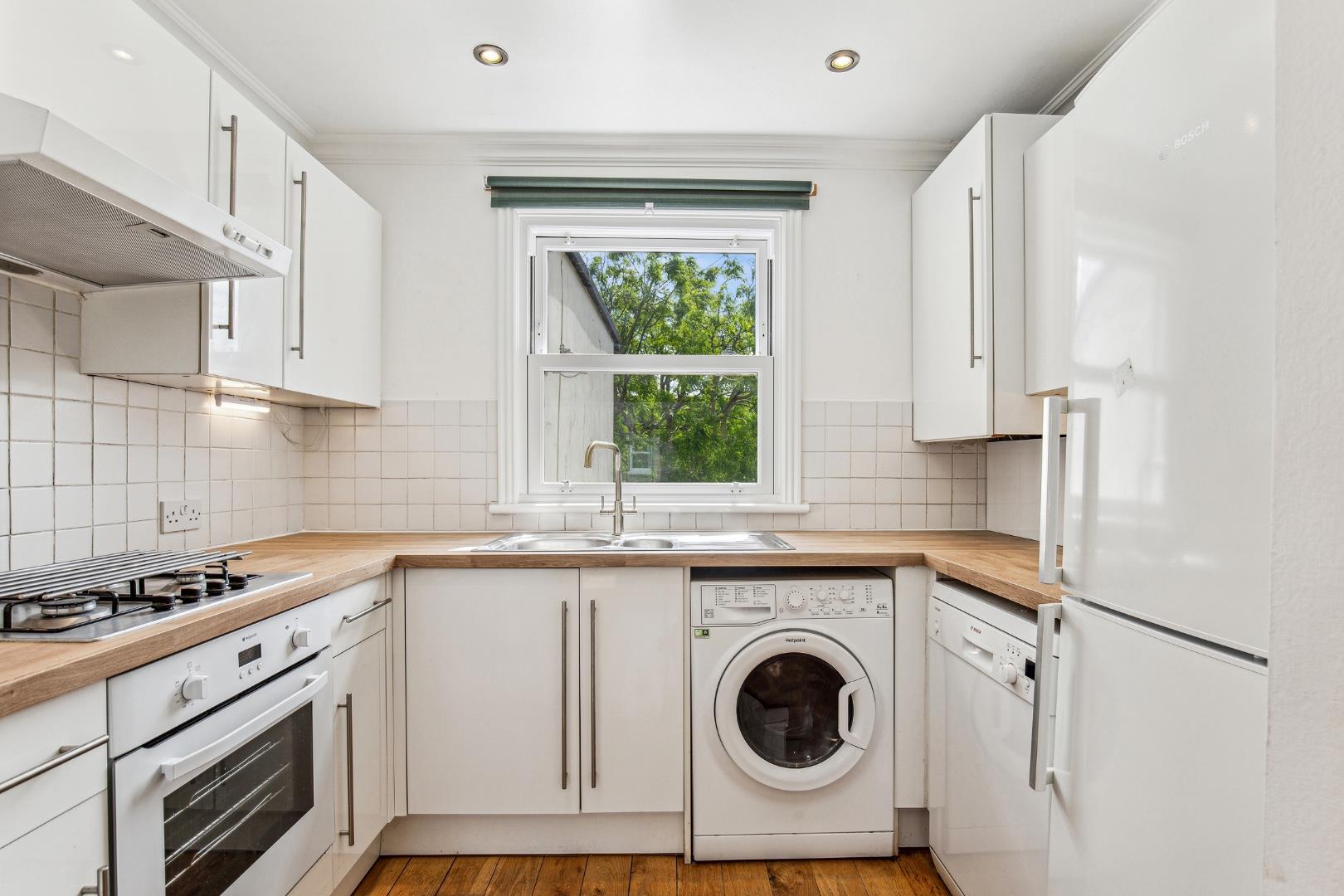 Flat Coombe Road in Greater London