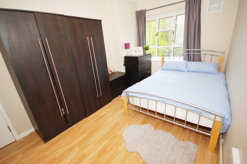 Room Mortimer Place in Greater London